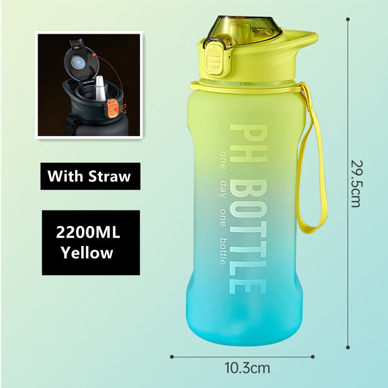 2200ml Large Capacity Water Bottles With Straw