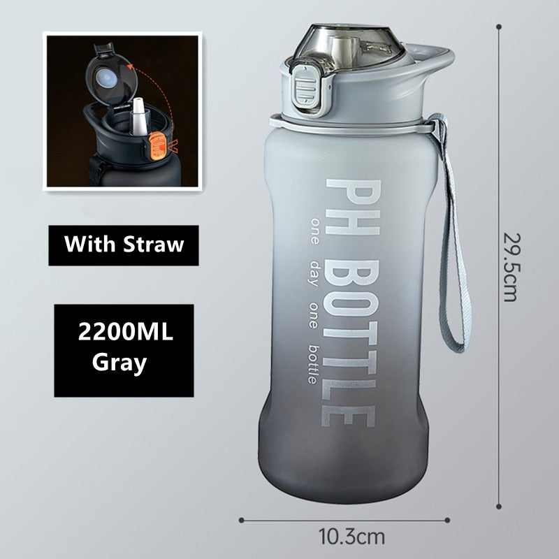 2200ml Large Capacity Water Bottles With Straw