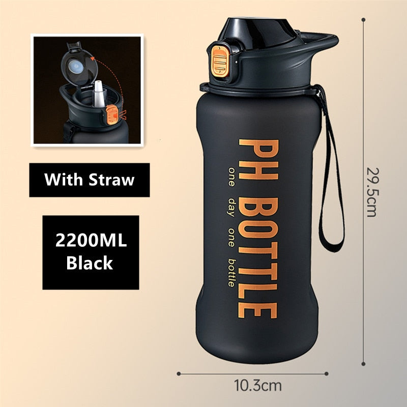 2200ml Large Capacity Water Bottles With Straw